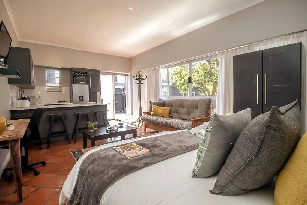 Studios On 2Nd - Studio 2 Port Elizabeth